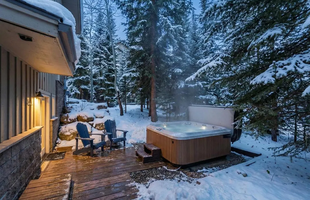 Luxurious Peak 8 Lodge 4Bdr Near Slopes With Private Hot Tub-1